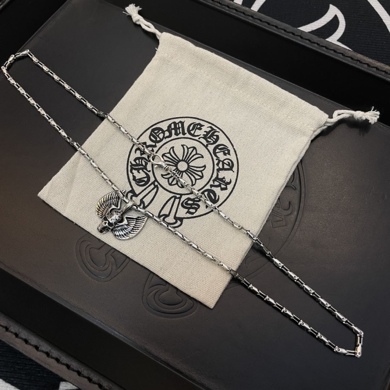Ch*0me He**ts necklaces